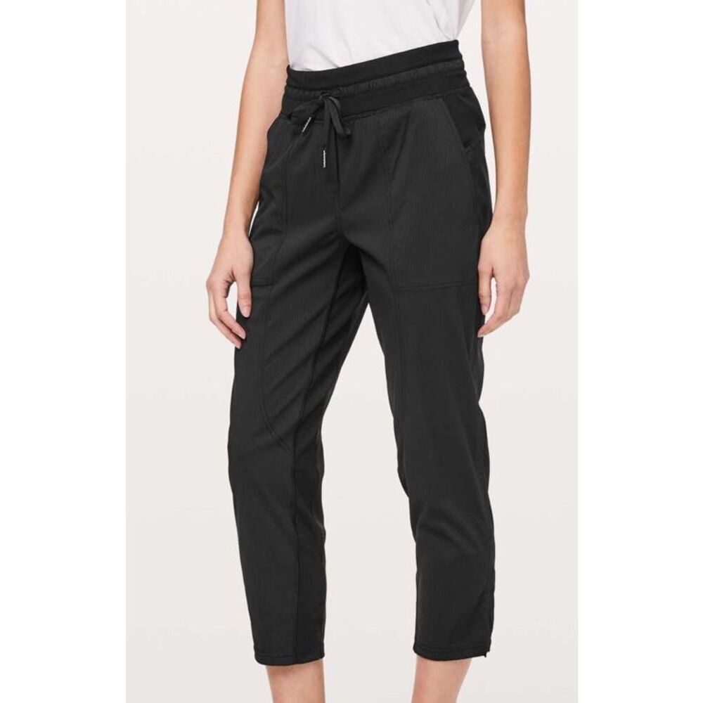 LULULEMON DANCE STUDIO BLACK UNLINED CROP CAPRI JOGGERS PANTS sz 4